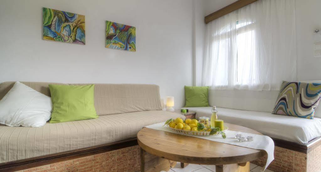 Elia & Tina Apartments Херсонисос Екстериор снимка